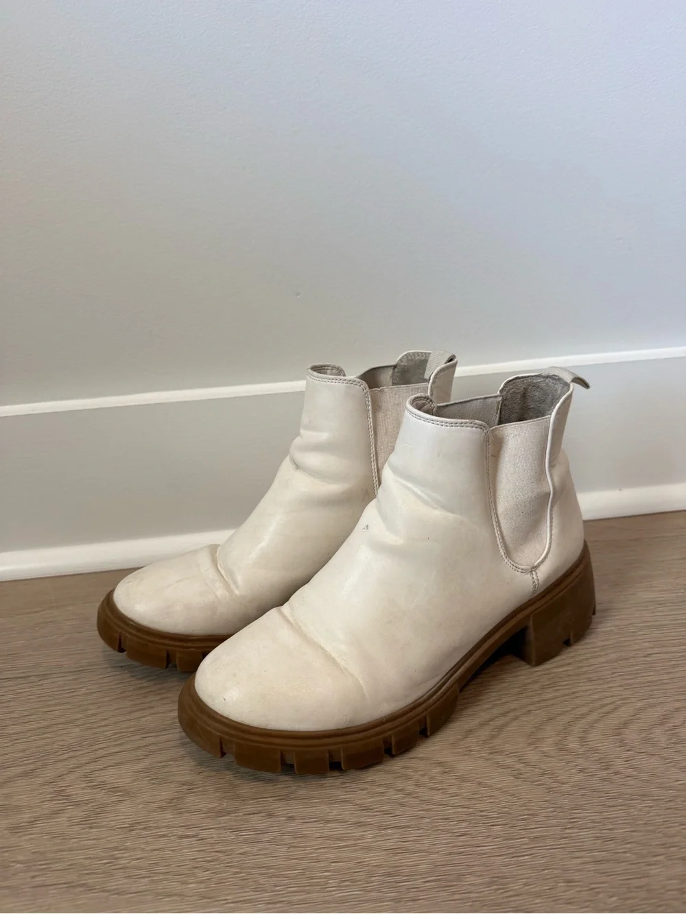Steve Madden Cream Chelsea Lug Boots with Brown Lug Sole